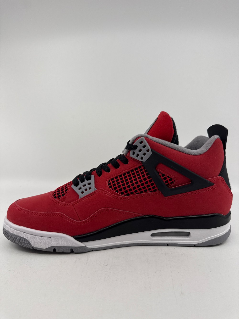 AJ 4 - TORO BRAVO (2026)