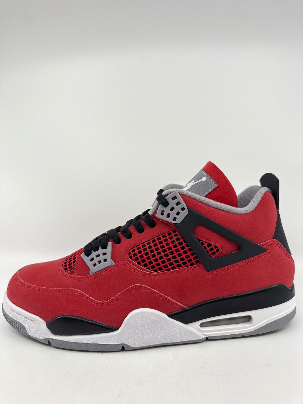 AJ 4 - TORO BRAVO (2026)