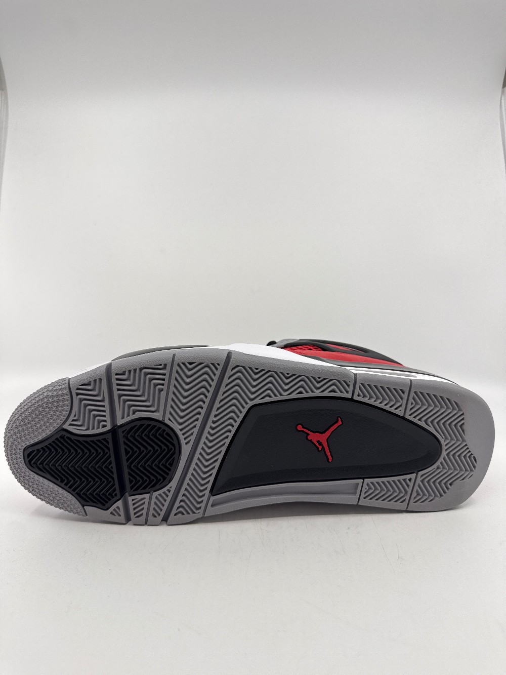 AJ 4 - TORO BRAVO (2026)
