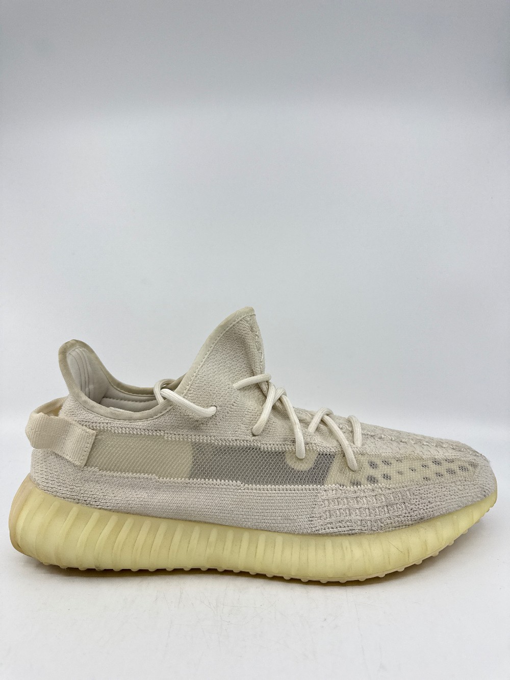 *USED/NO BOX* YEEZY 350 V2 - BONE