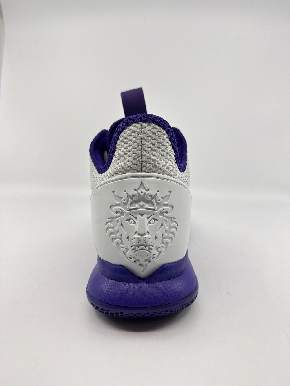 *VNDS* NIKE LEBRON WITNESS 4 - WHITE VOLTAGE PURPLE