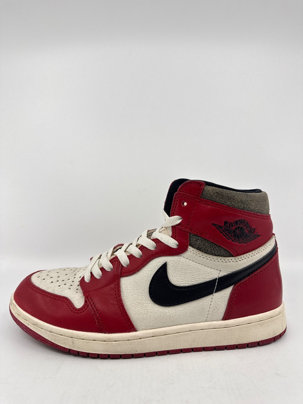 *USED* AJ 1 - CHICAGO LOST AND FOUND