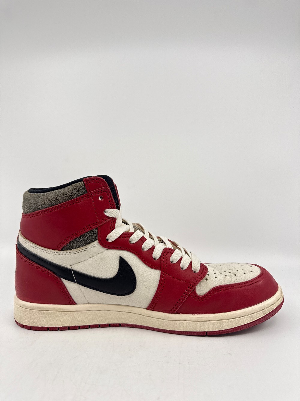 *USED* AJ 1 - CHICAGO LOST AND FOUND