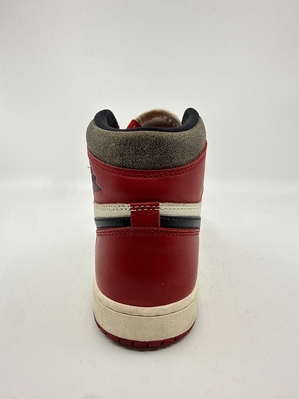 *USED* AJ 1 - CHICAGO LOST AND FOUND