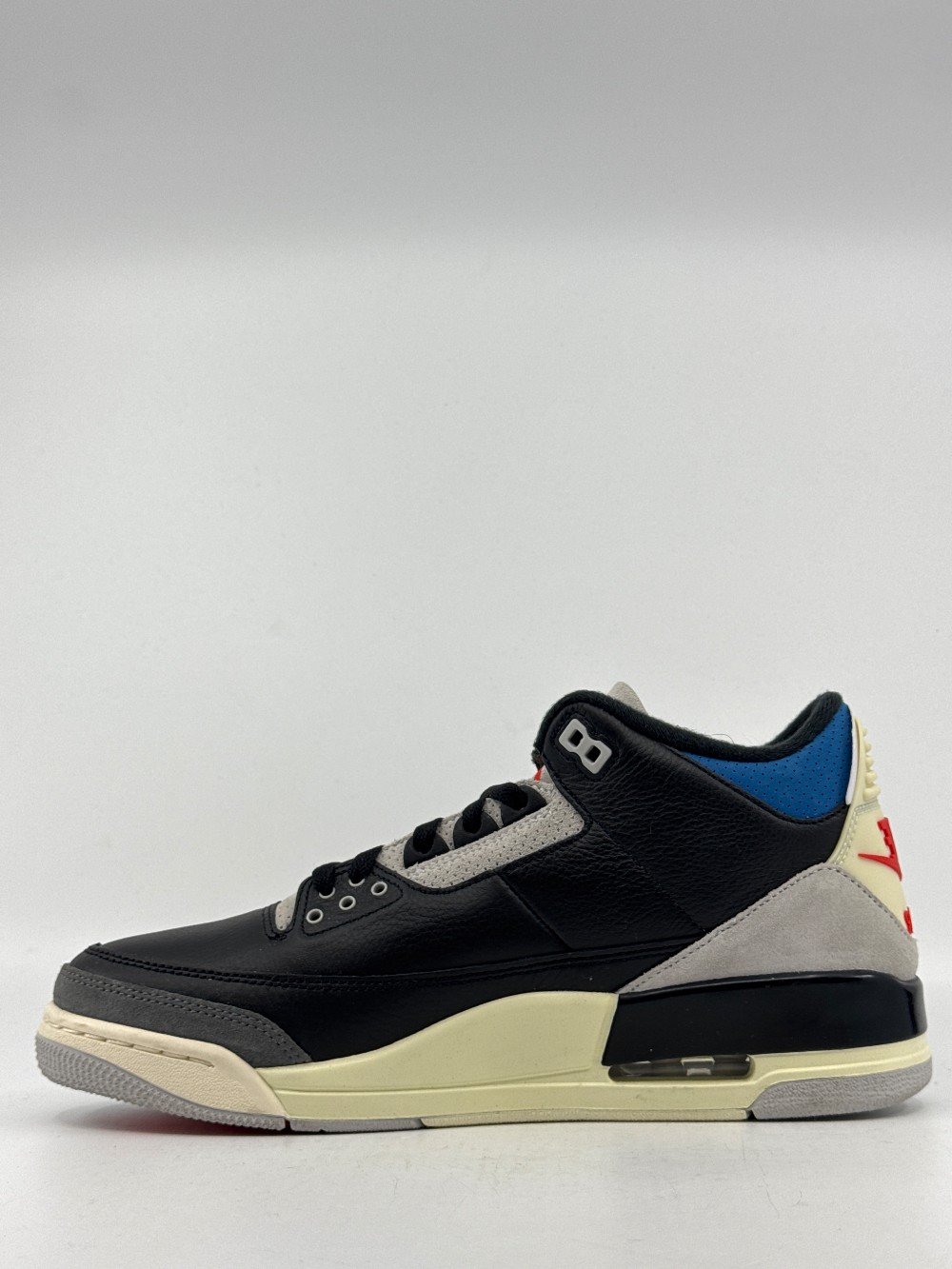 *NO BOX* AJ 3 - RARE AIR