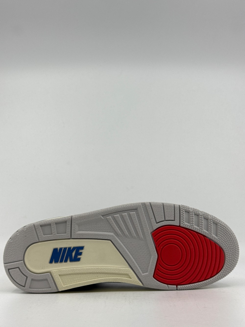 *NO BOX* AJ 3 - RARE AIR