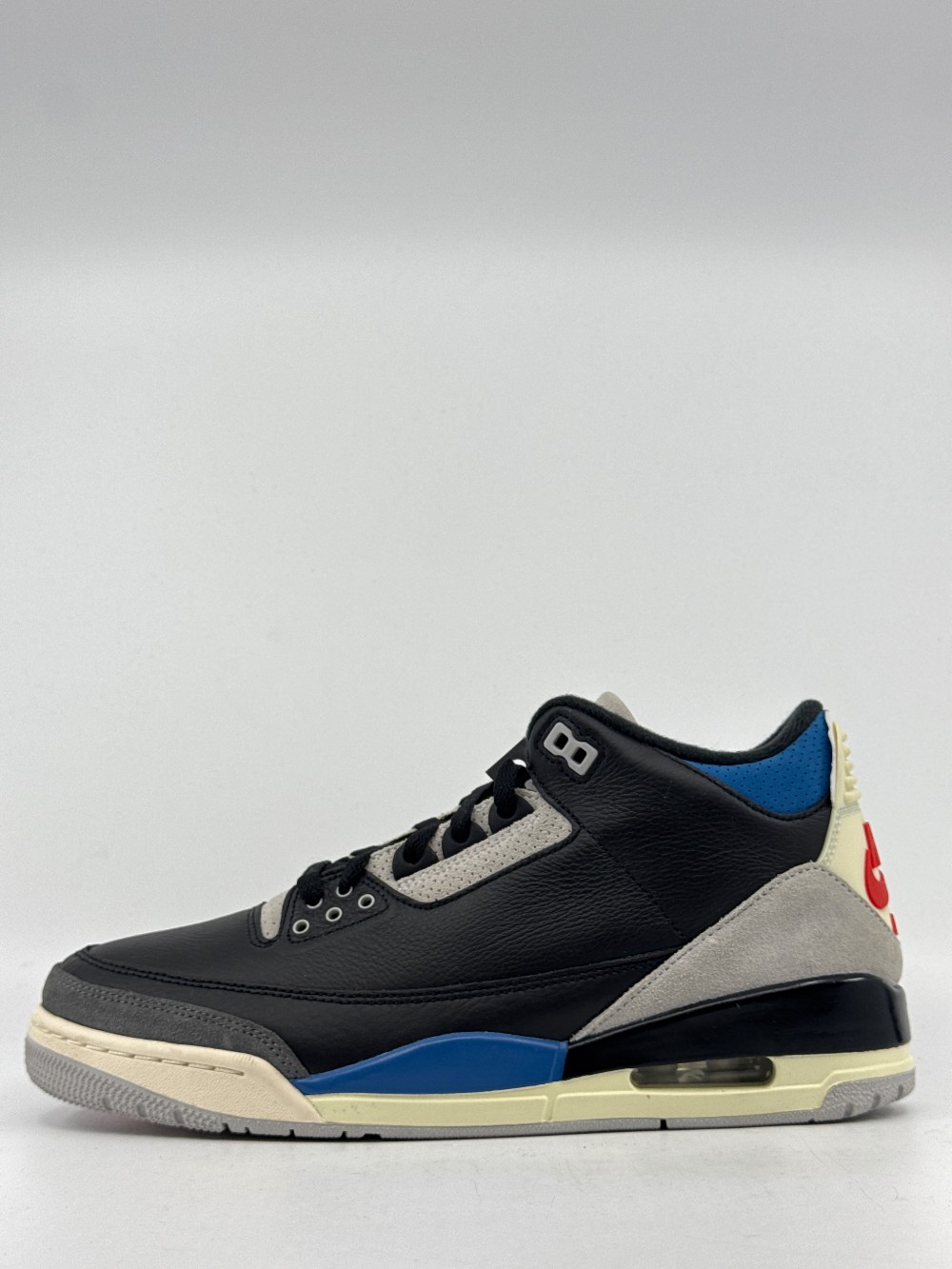 *NO BOX* AJ 3 - RARE AIR