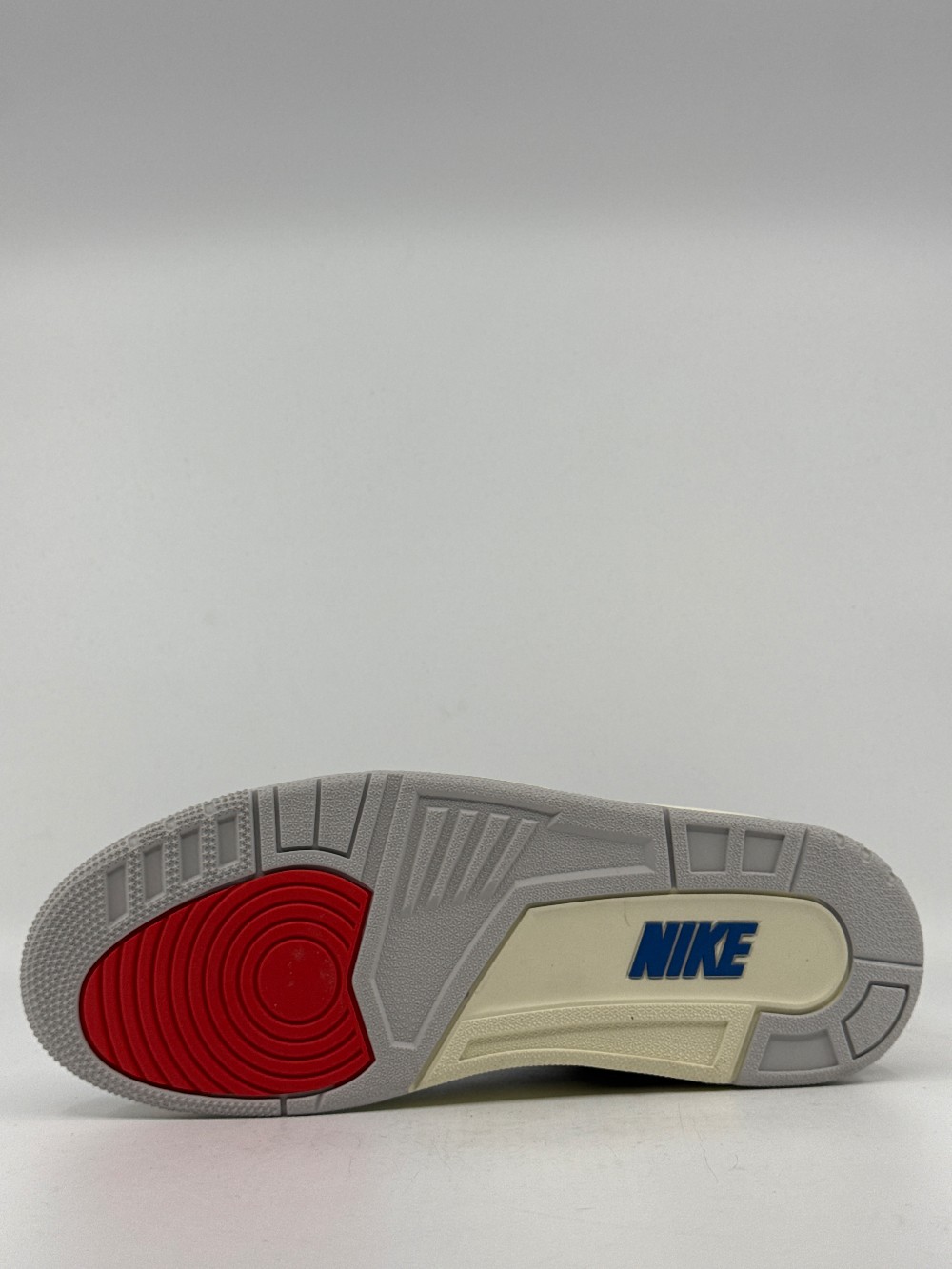 *NO BOX* AJ 3 - RARE AIR