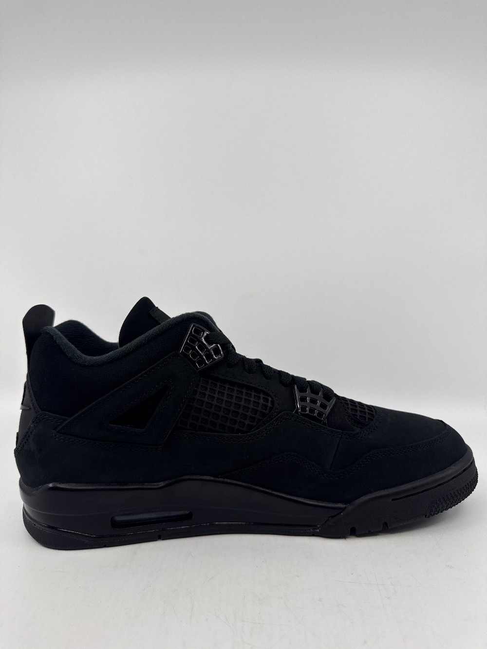 AJ 4 - BLACK CAT (2025)