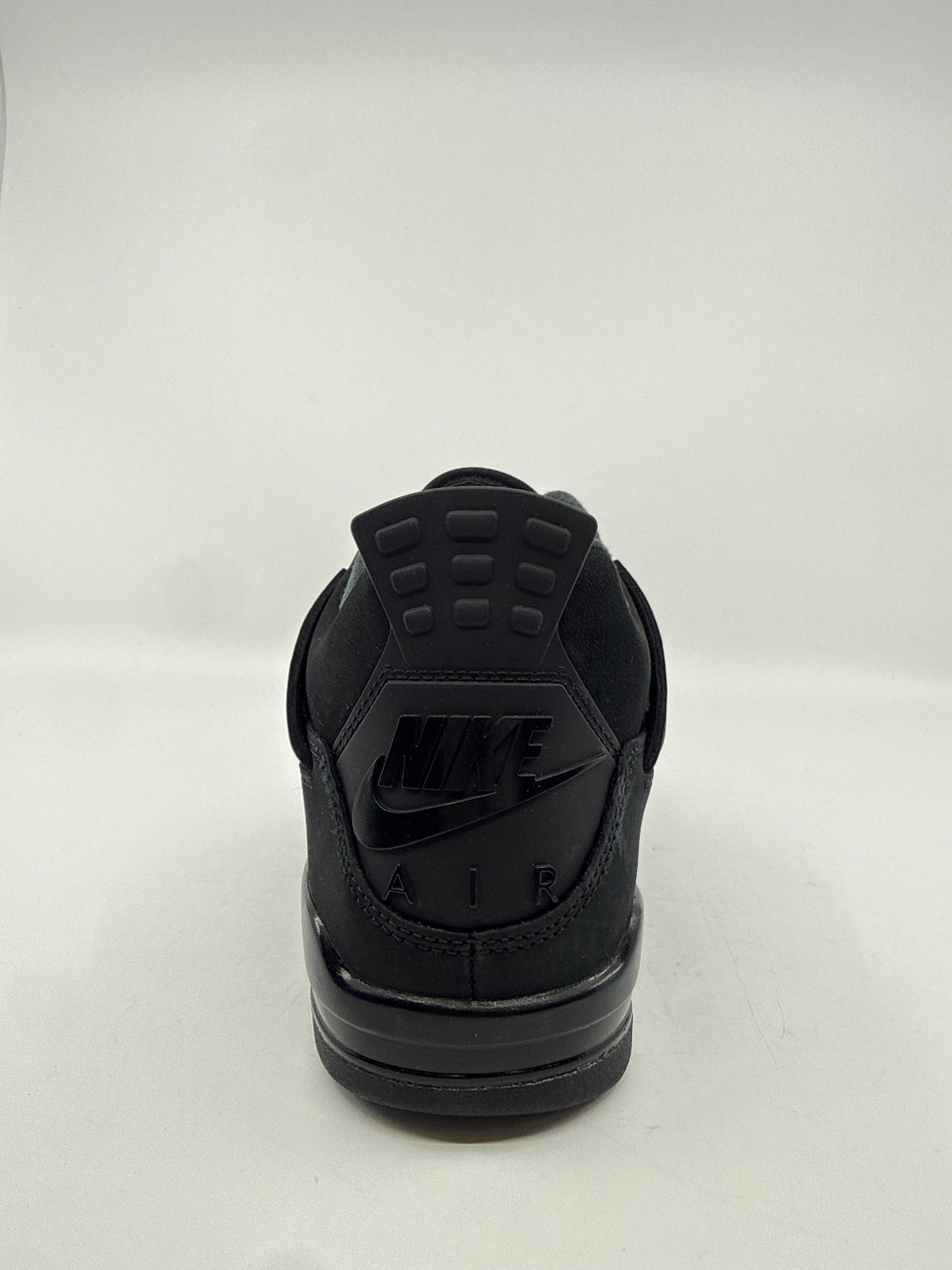 AJ 4 - BLACK CAT (2025)