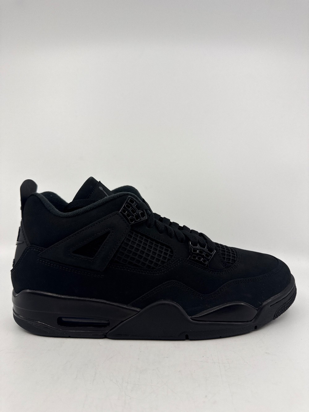 AJ 4 - BLACK CAT (2025)