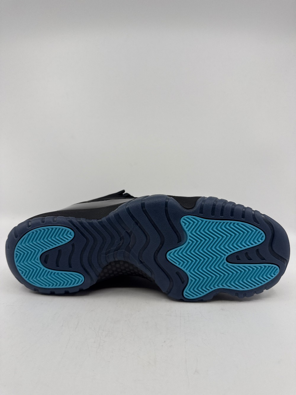 AJ 11 - GAMMA BLUE (2025)