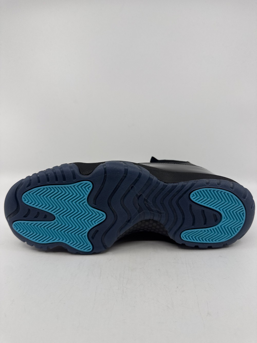 AJ 11 - GAMMA BLUE (2025)
