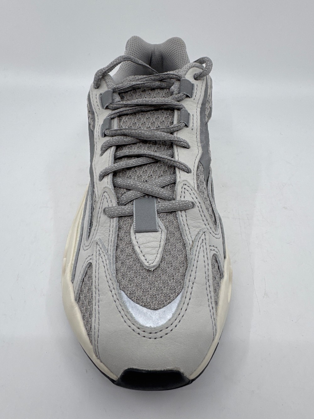 *VNDS* YEEZY 700 V2 - STATIC