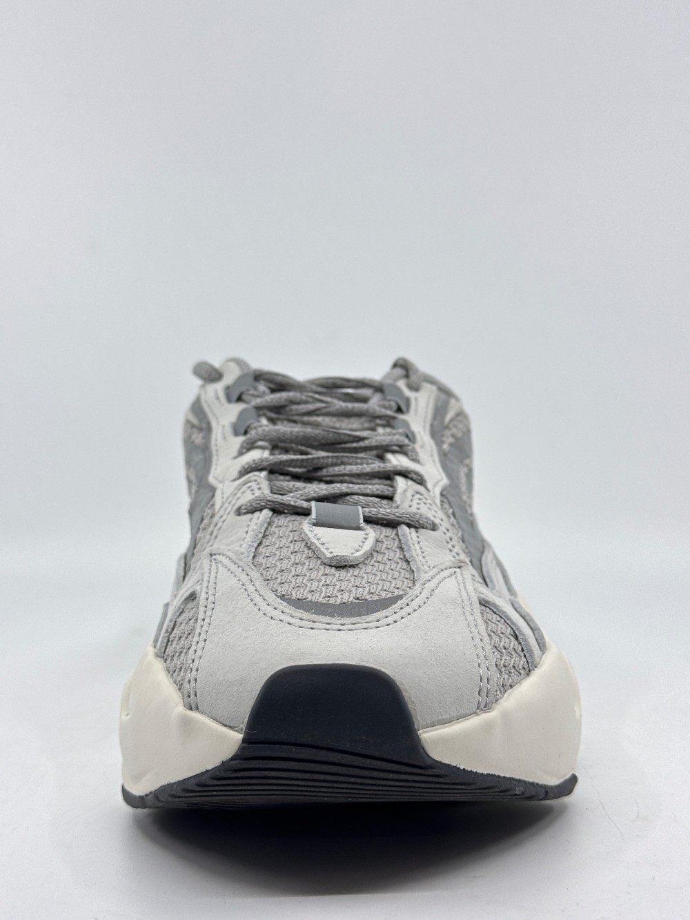*VNDS* YEEZY 700 V2 - STATIC