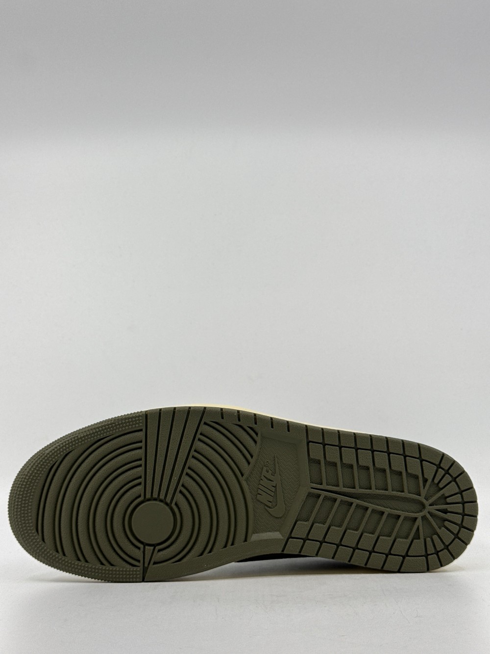 AJ 1 LOW X TRAVIS SCOTT - MEDIUM OLIVE