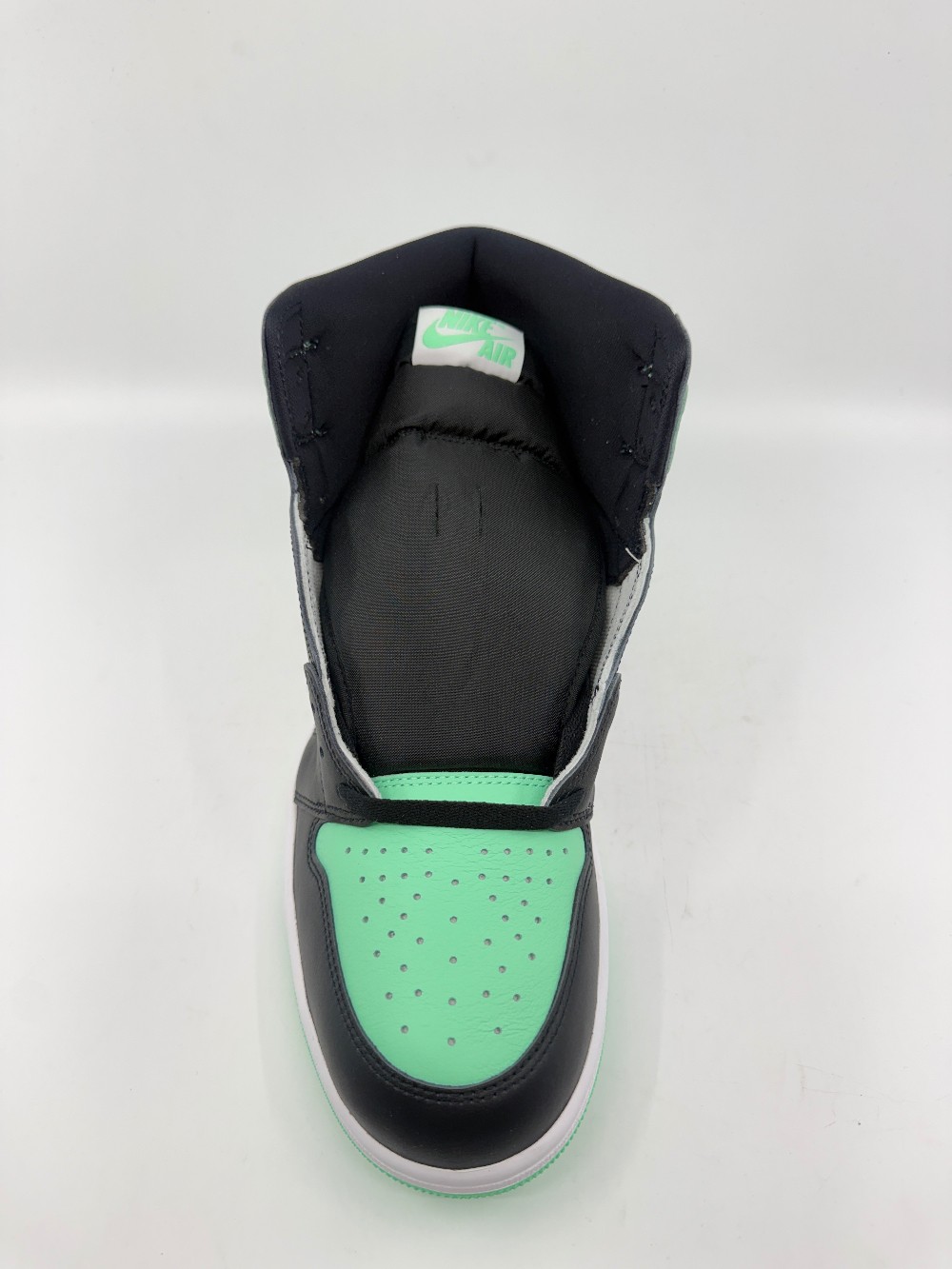 AJ 1 - GREEN GLOW