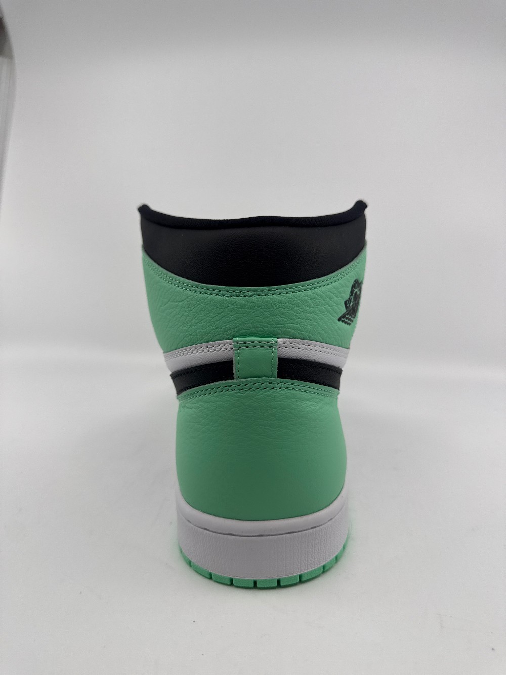 AJ 1 - GREEN GLOW