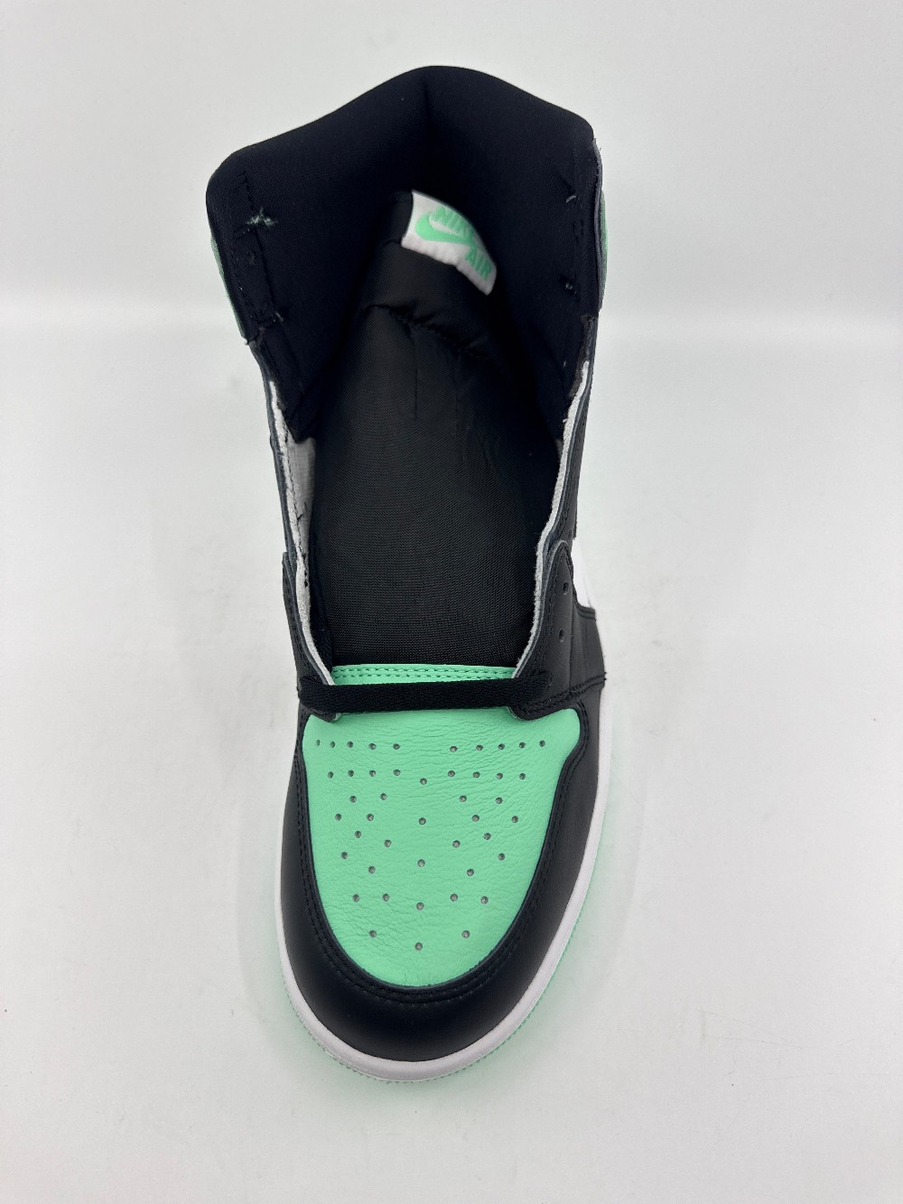 AJ 1 - GREEN GLOW