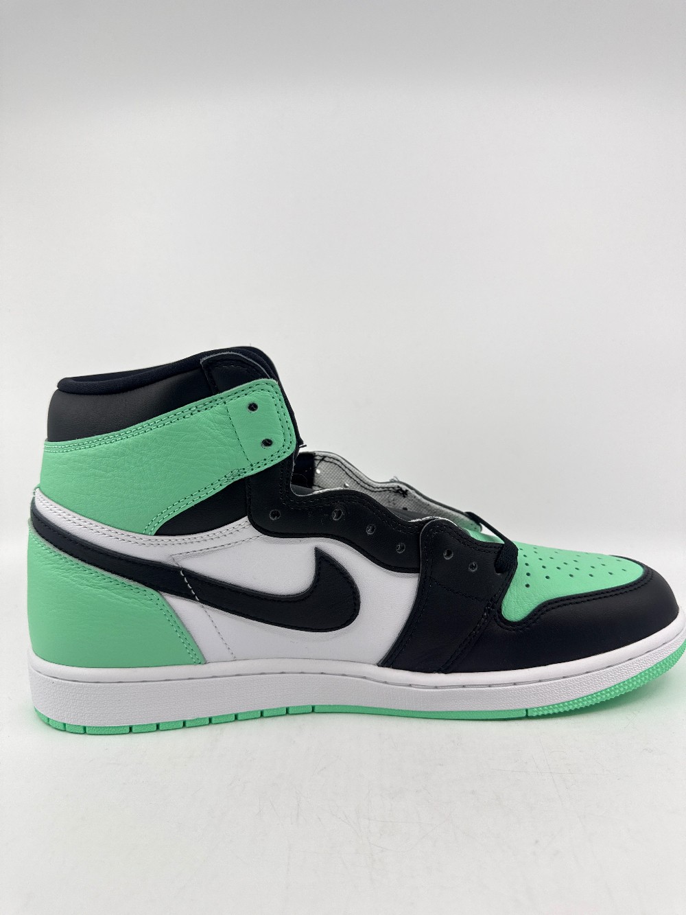 AJ 1 - GREEN GLOW