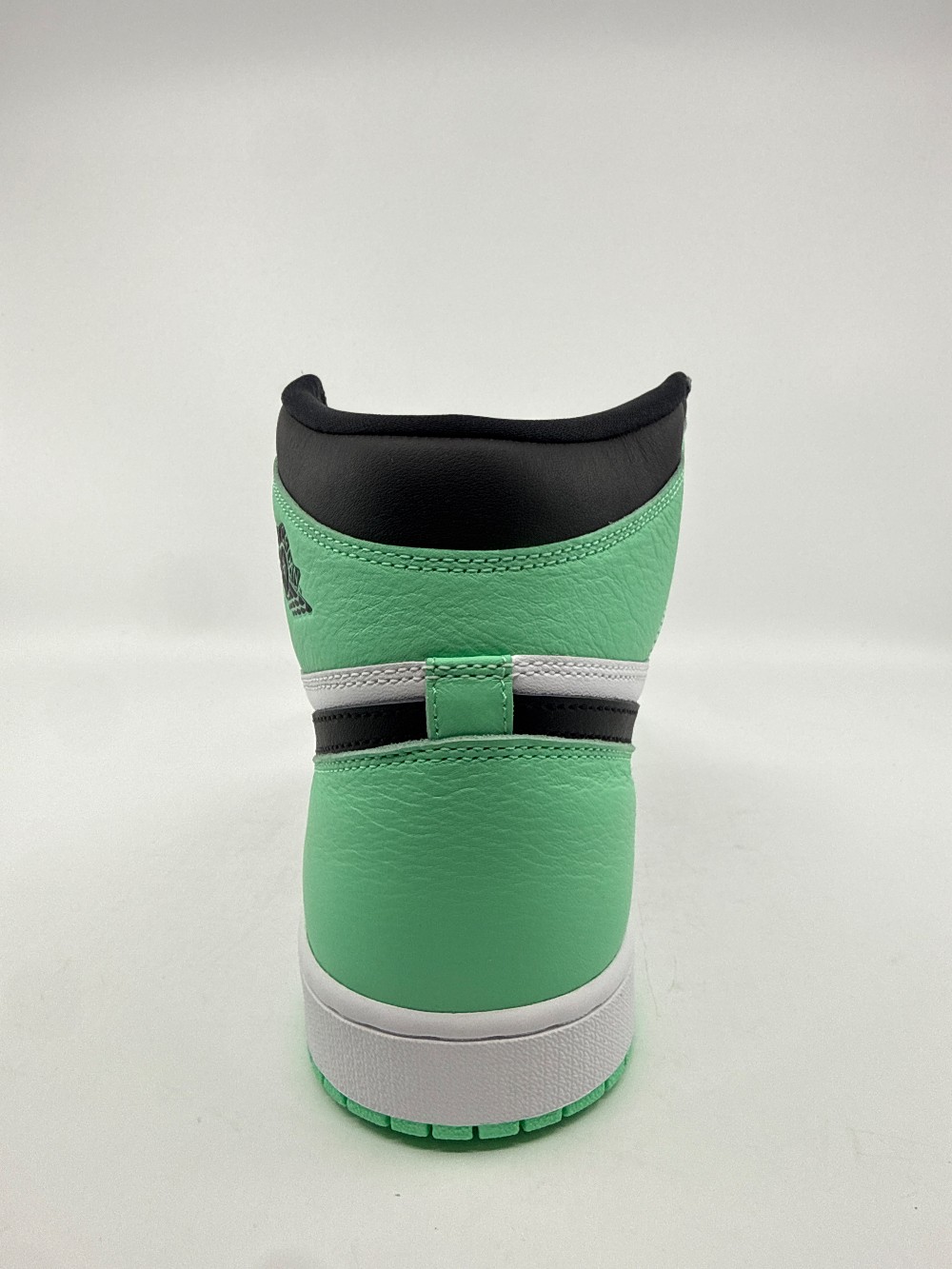 AJ 1 - GREEN GLOW