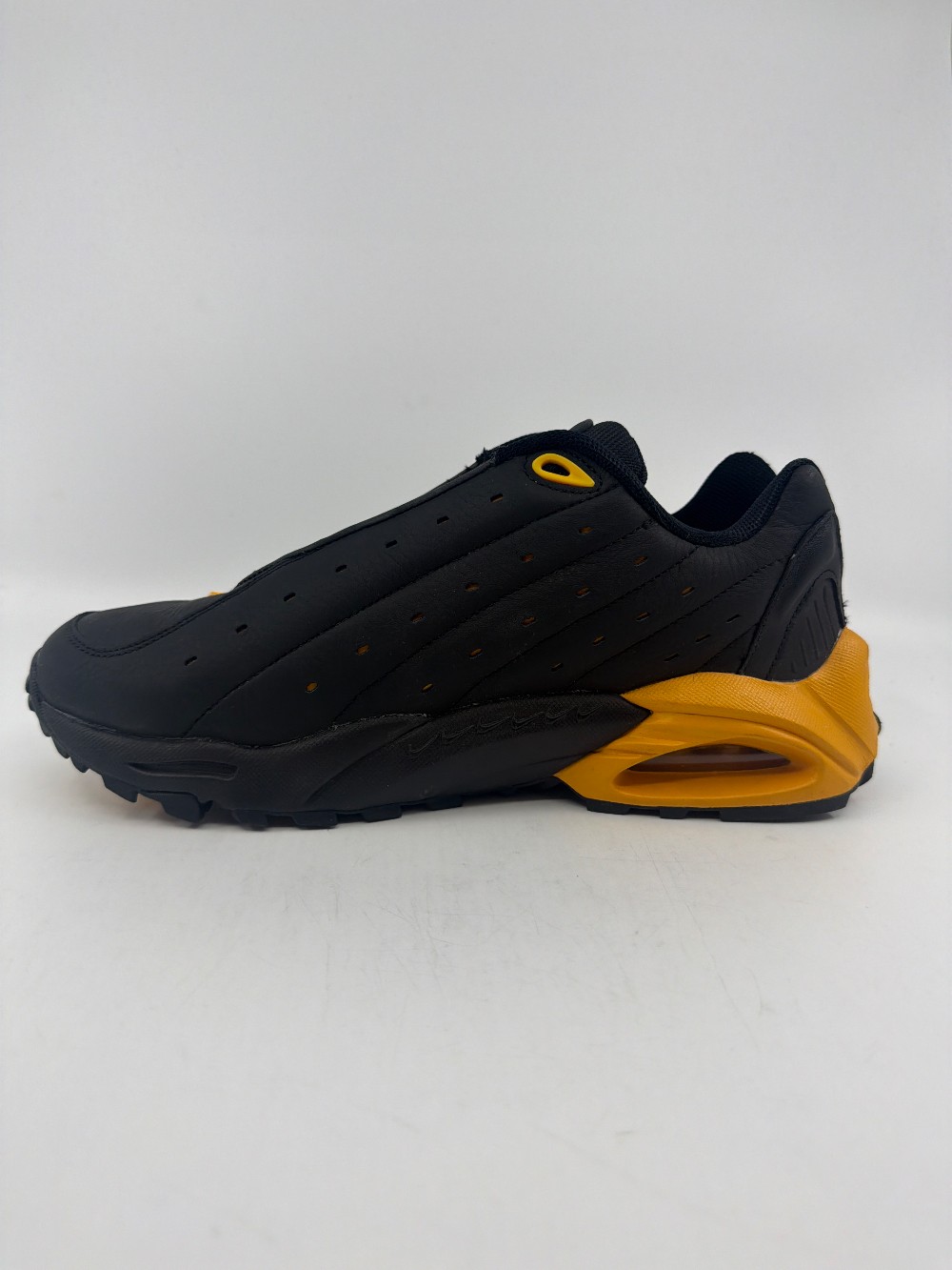 *USED* NIKE HOT STEP AIR TERRA X DRAKE NOCTA - BLACK YELLOW