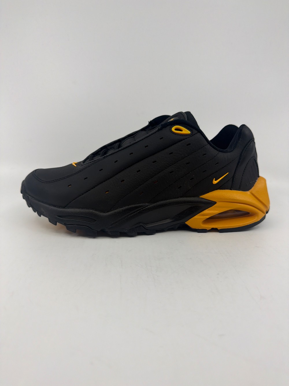 *USED* NIKE HOT STEP AIR TERRA X DRAKE NOCTA - BLACK YELLOW