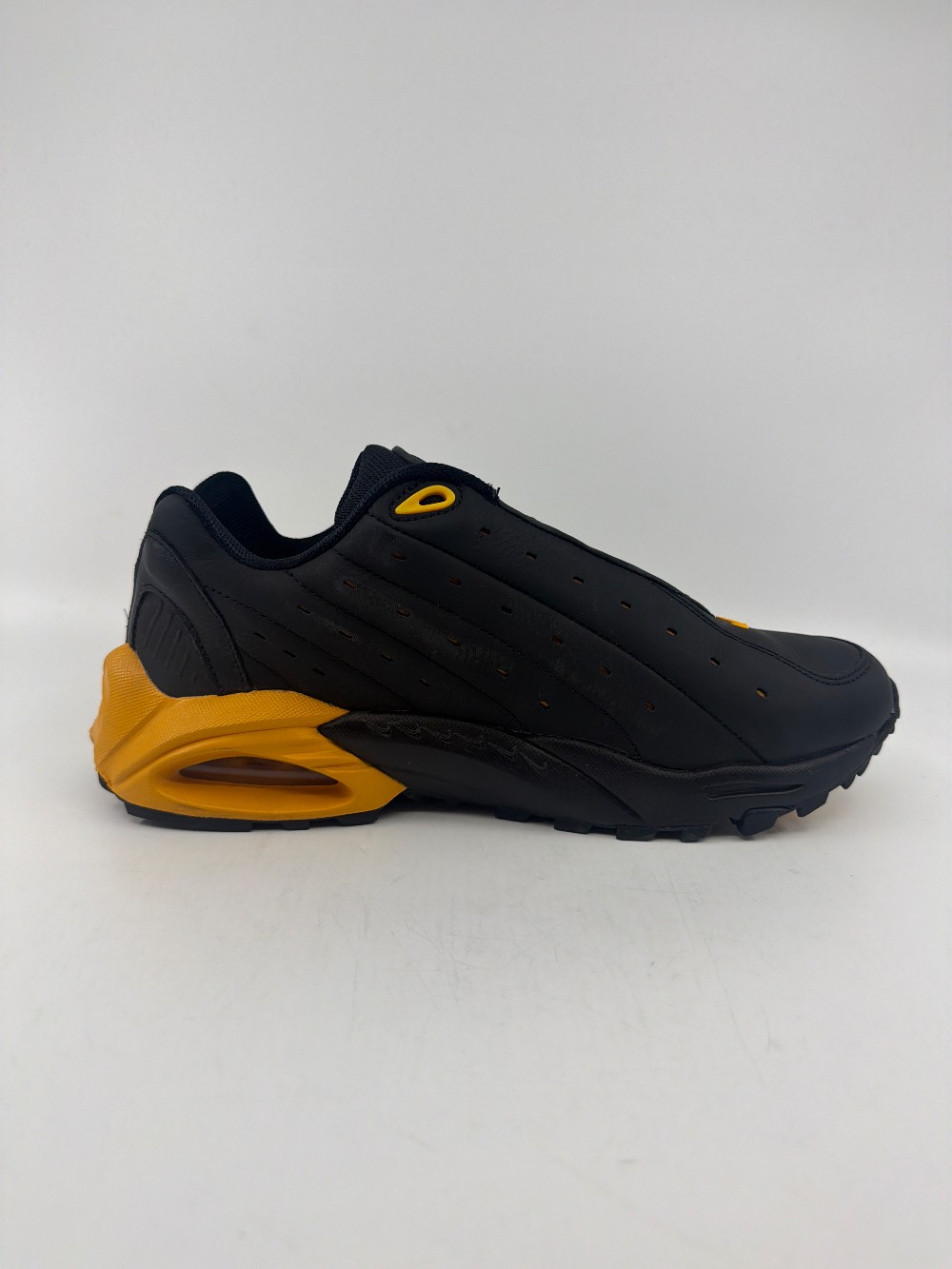 *USED* NIKE HOT STEP AIR TERRA X DRAKE NOCTA - BLACK YELLOW