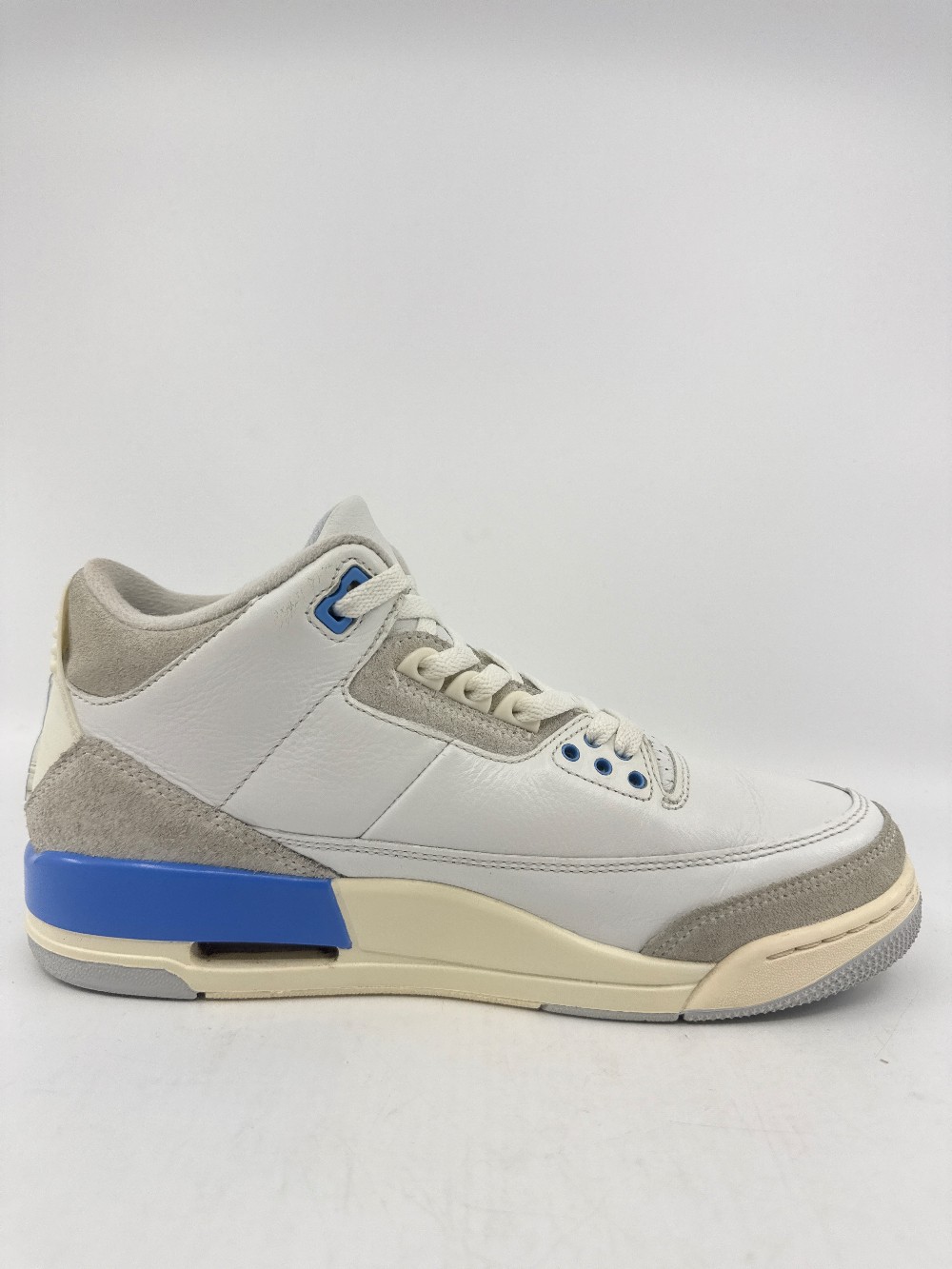 *USED* AJ 3 - LUCKY SHORTS
