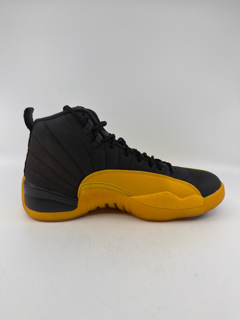*USED* AJ 12 - BLACK UNIVERSITY GOLD