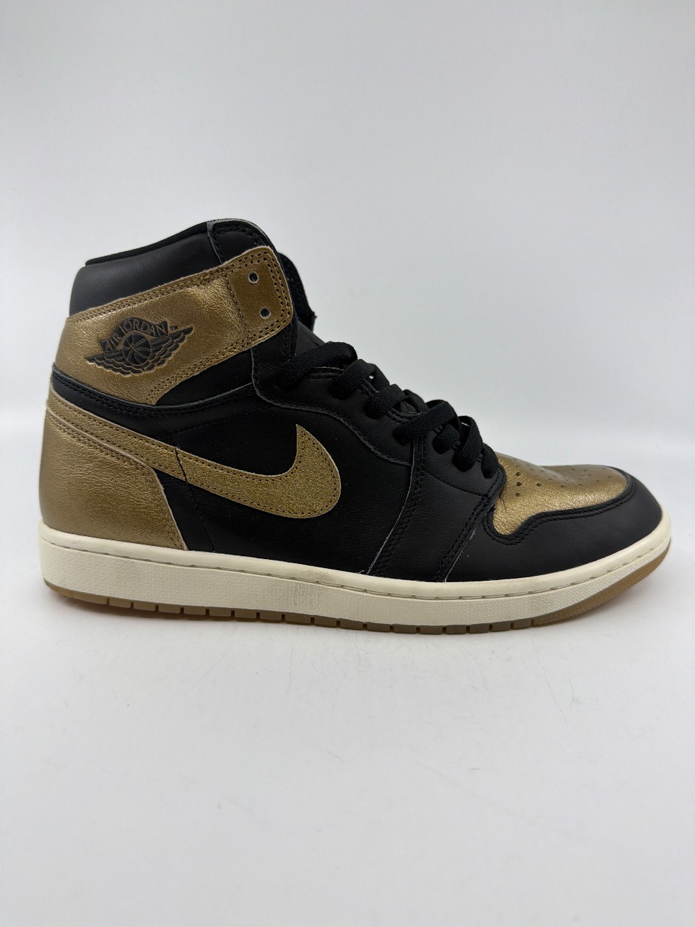 AJ 1 - BLACK METALLIC GOLD