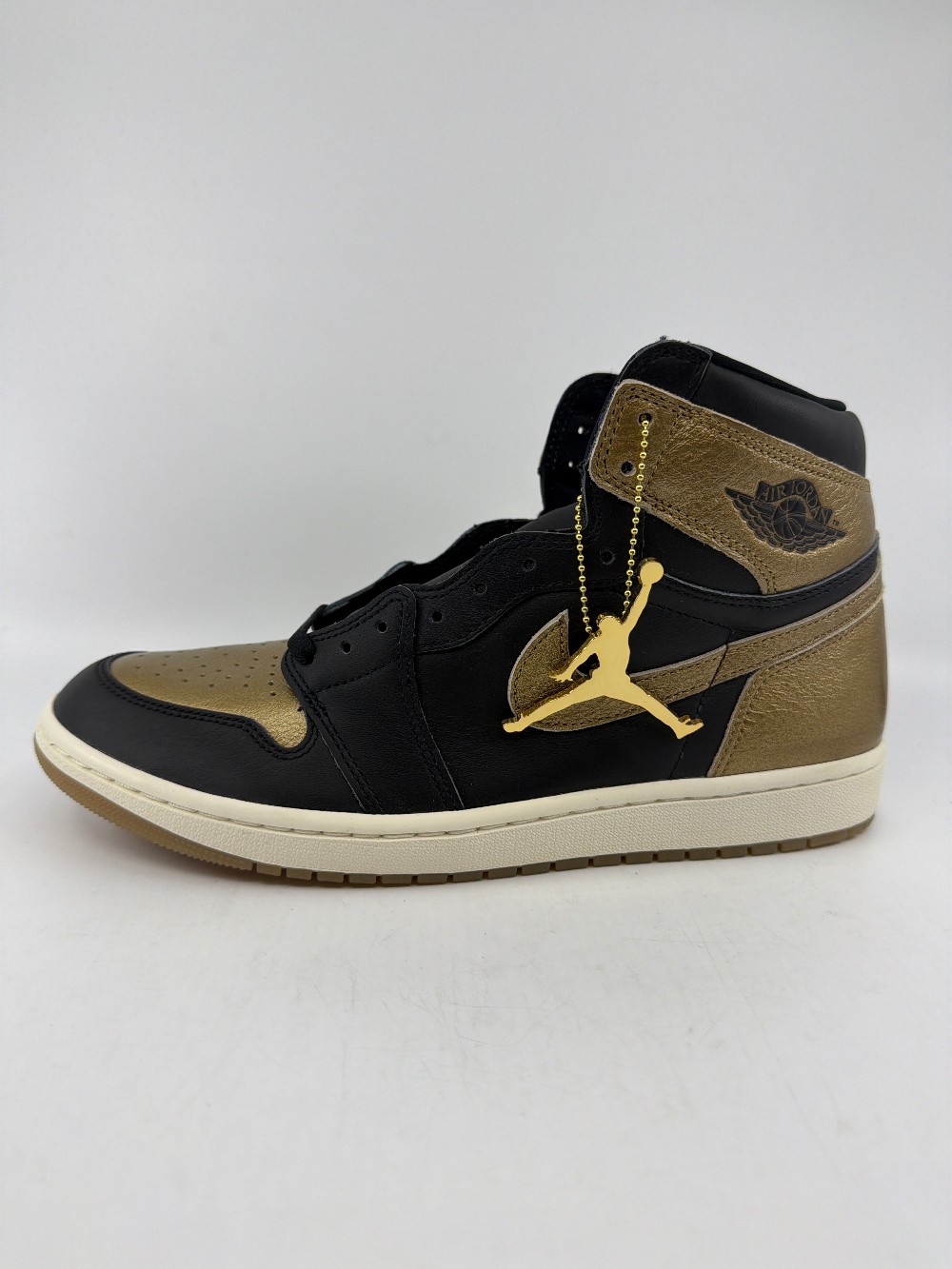 AJ 1 - BLACK METALLIC GOLD