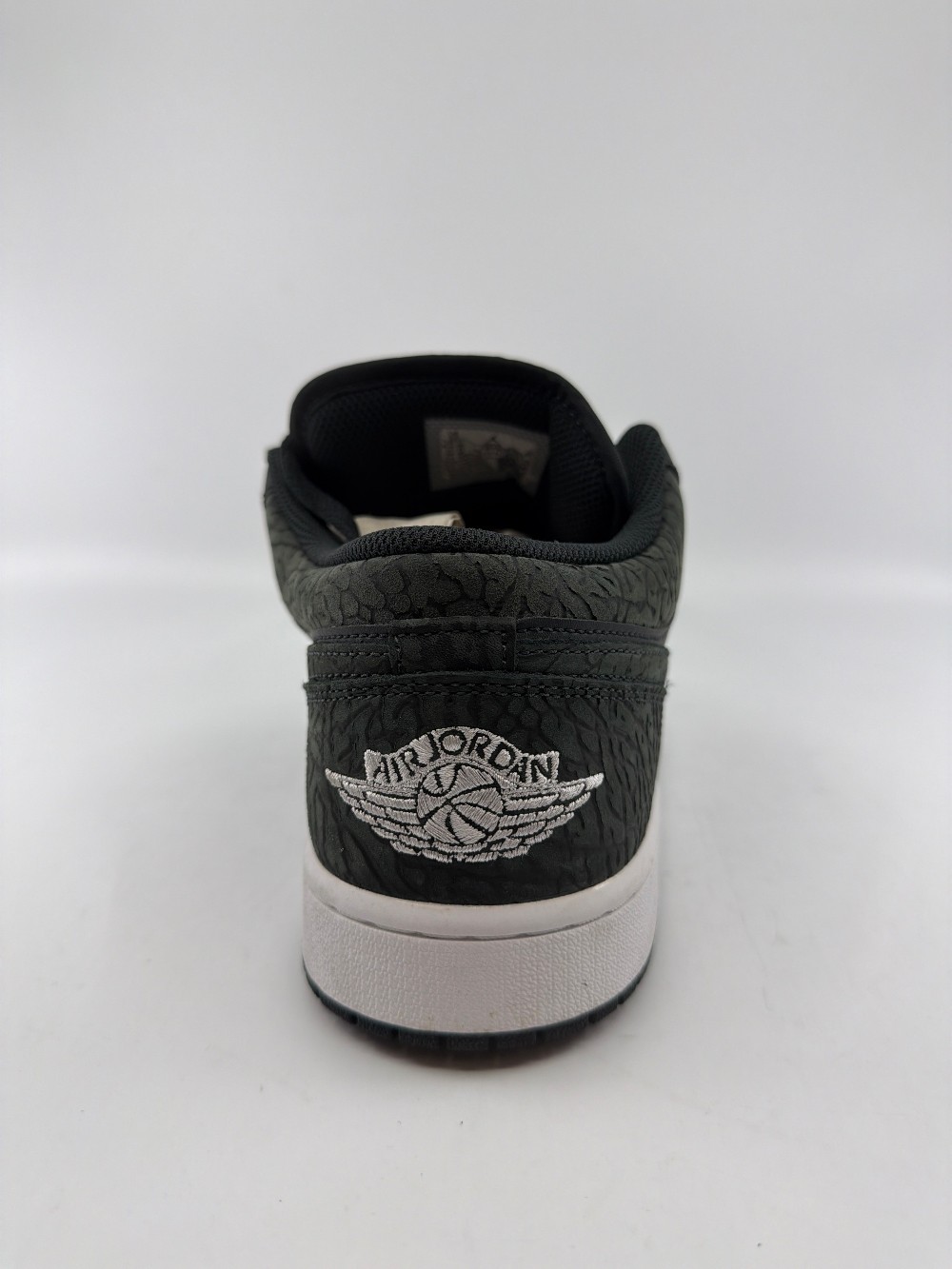*USED* AJ 1 LOW SE - BLACK ELEPHANT