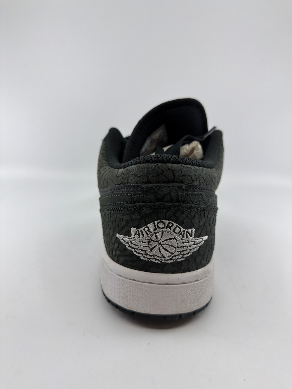 *USED* AJ 1 LOW SE - BLACK ELEPHANT