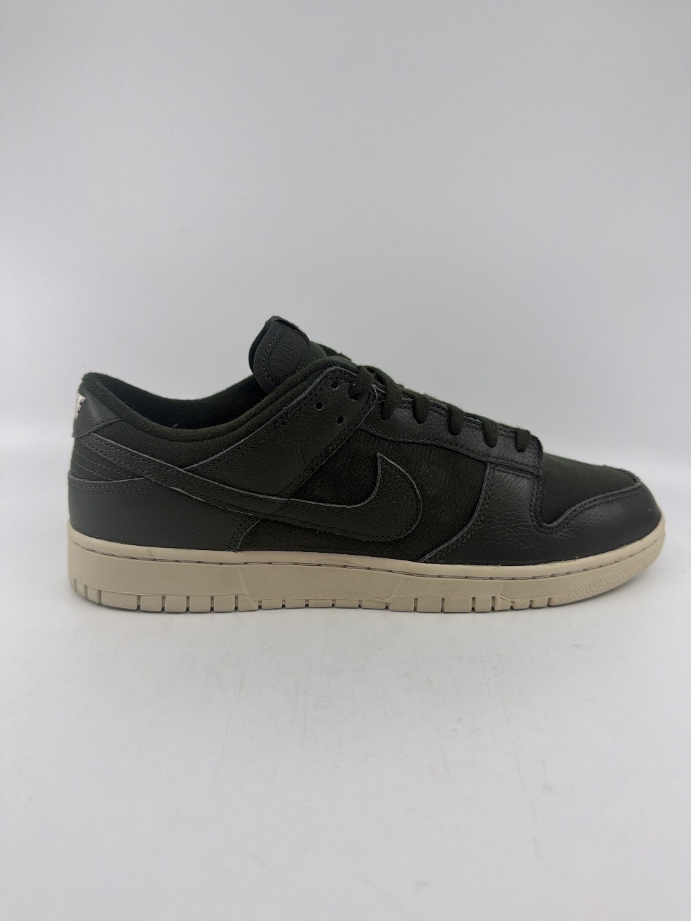 *USED* NIKE DUNK LOW - SEQUOIA