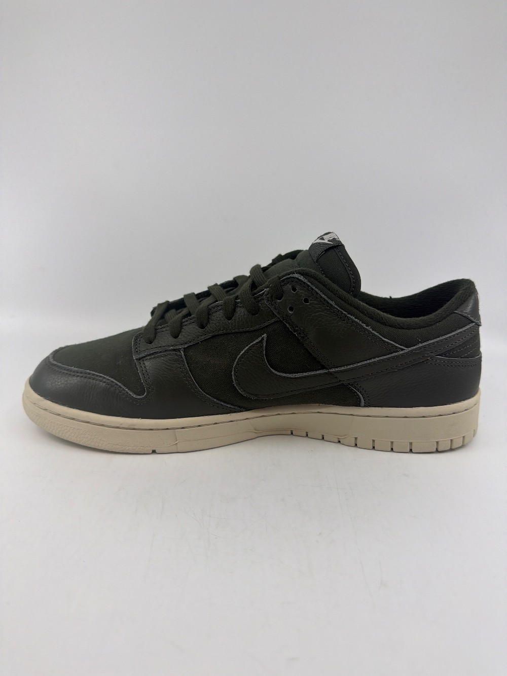 *USED* NIKE DUNK LOW - SEQUOIA