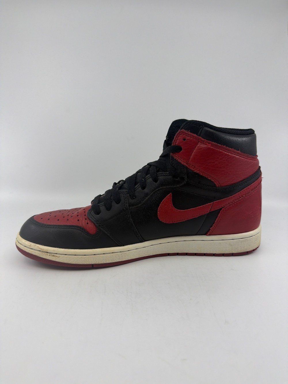 *USED* AJ 1 - BRED BANNED (2016)