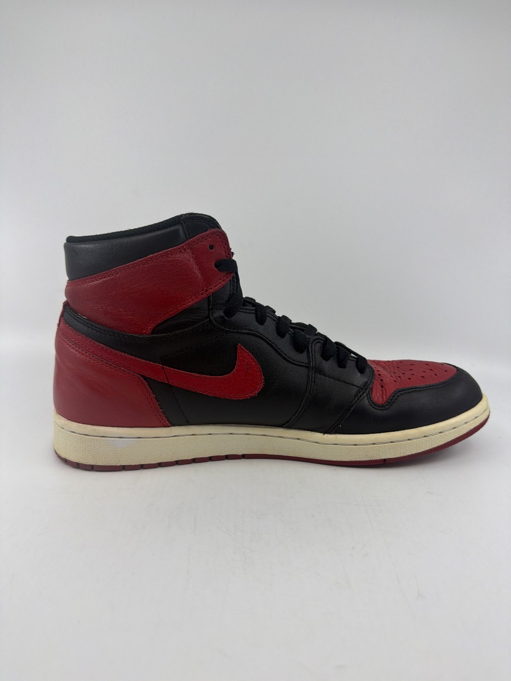 *USED* AJ 1 - BRED BANNED (2016)