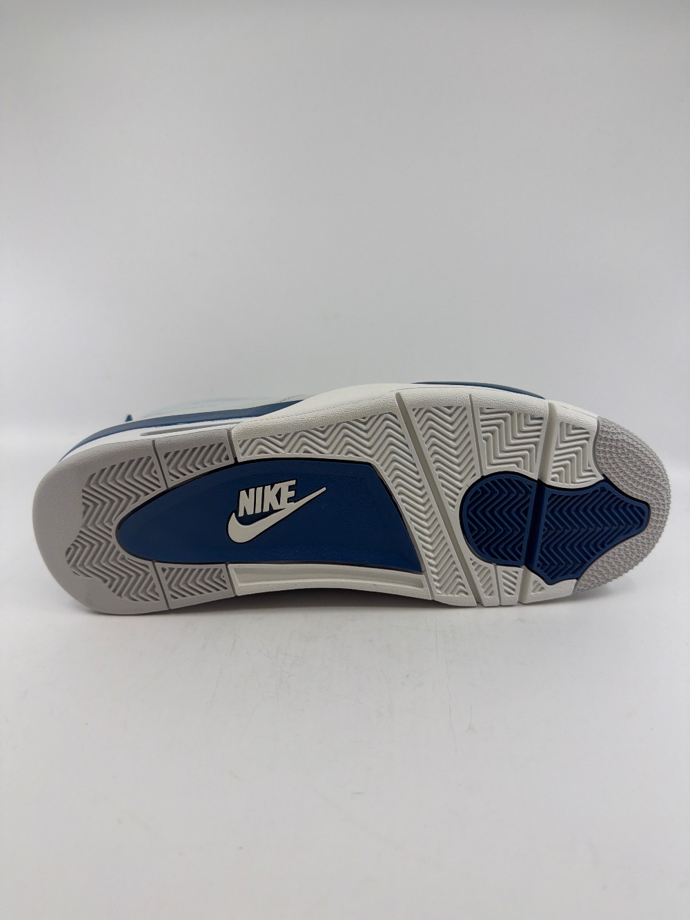 AJ 4 - MILITARY BLUE (2024)