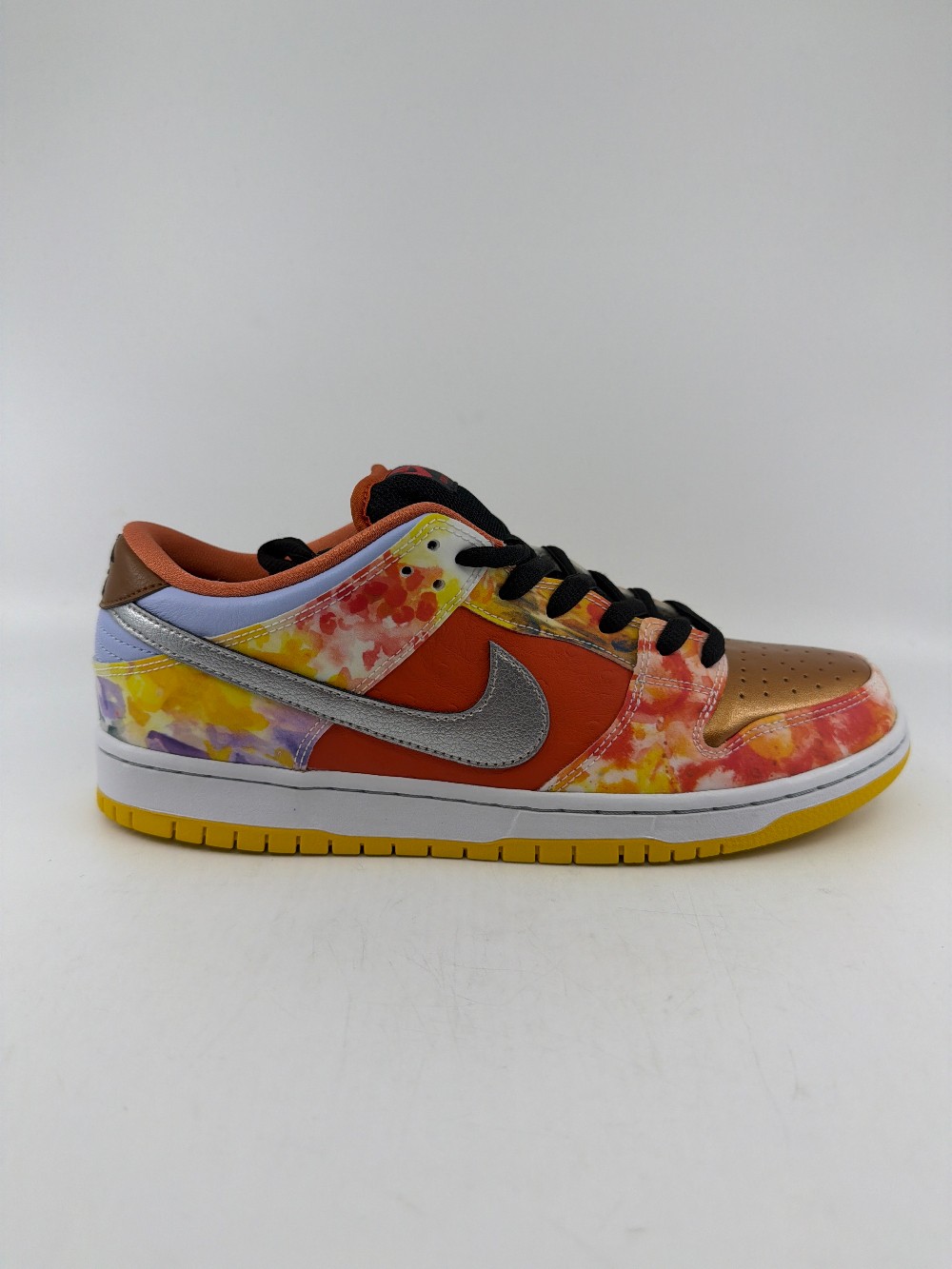 NIKE SB DUNK LOW - STREET HAWKER (2021)