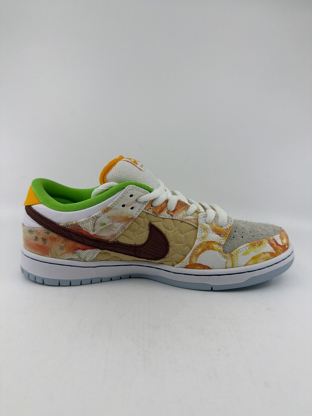 NIKE SB DUNK LOW - STREET HAWKER (2021)