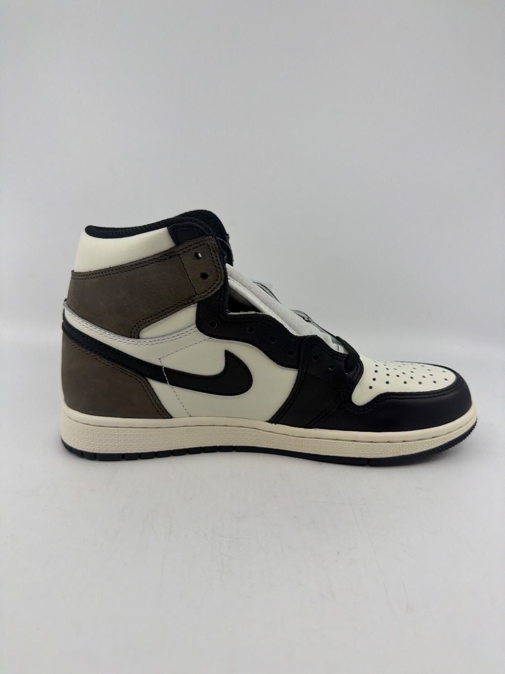 AJ 1 - DARK MOCHA