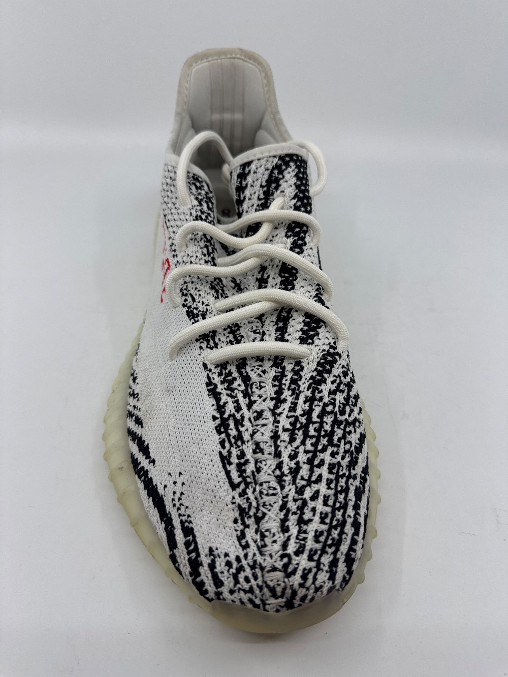 *USED/NO BOX* YEEZY 350 BOOST V2 - ZEBRA
