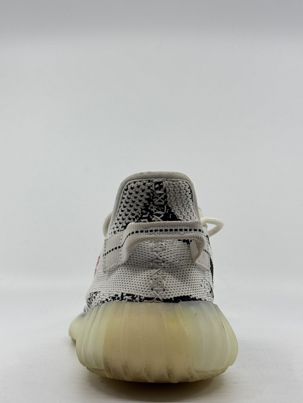 *USED/NO BOX* YEEZY 350 BOOST V2 - ZEBRA