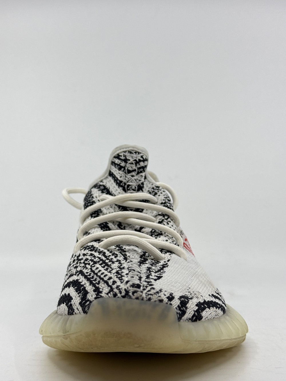 *USED/NO BOX* YEEZY 350 BOOST V2 - ZEBRA