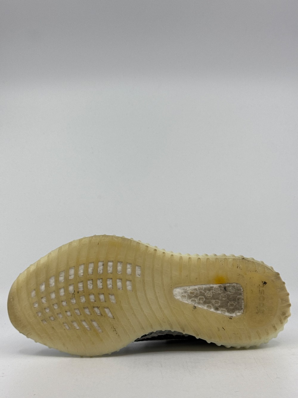 *USED/NO BOX* YEEZY 350 BOOST V2 - ZEBRA
