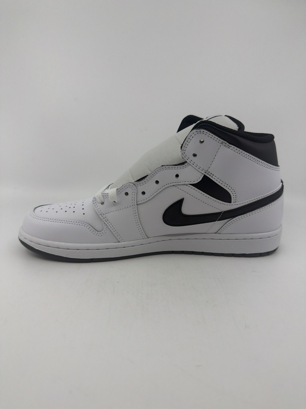 AJ 1 MID - REVERSE PANDA