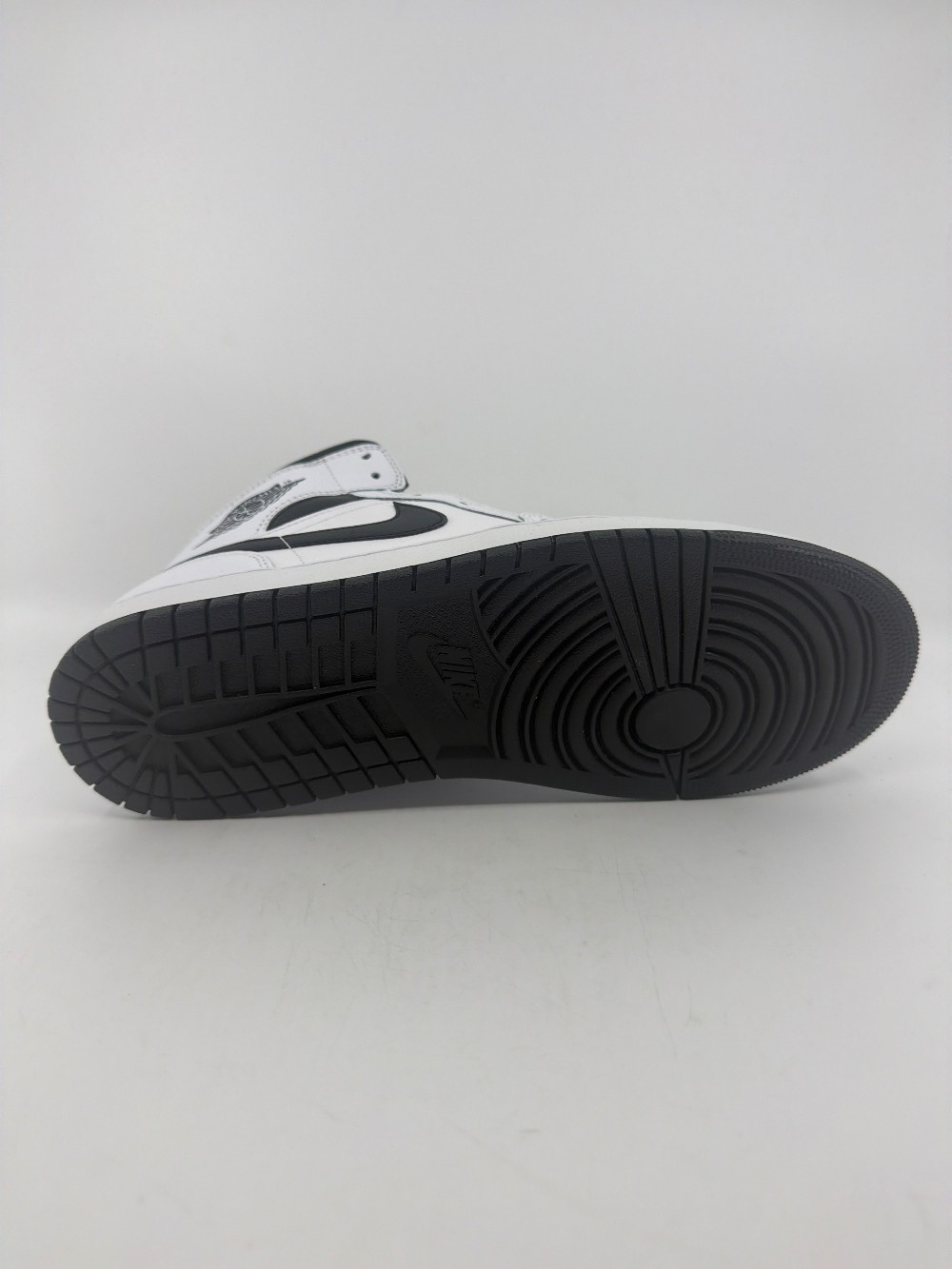 AJ 1 MID - REVERSE PANDA