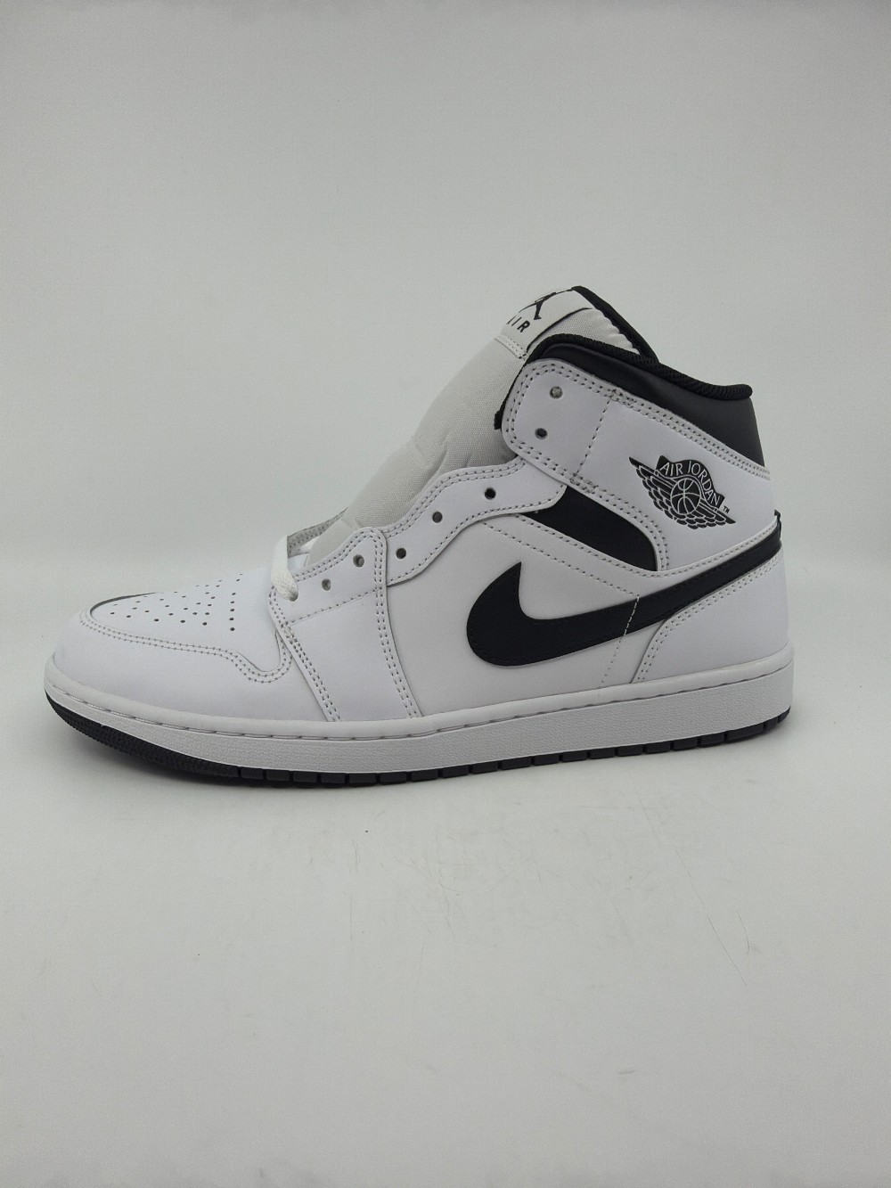 AJ 1 MID - REVERSE PANDA