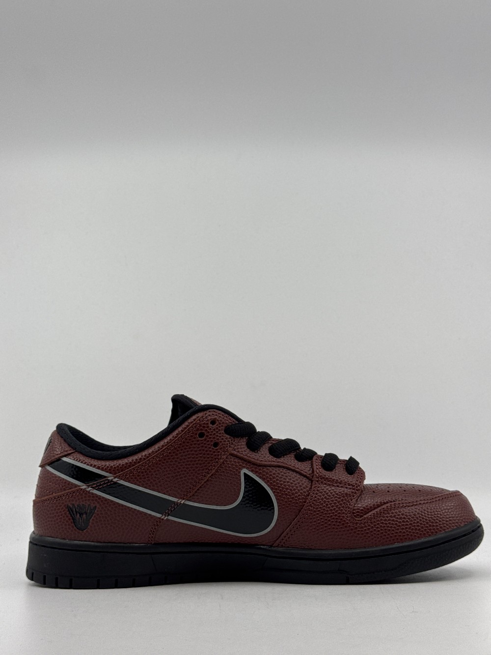 *NO BOX* NIKE SB DUNK LOW - LIMOSINE SKATEBOARDS